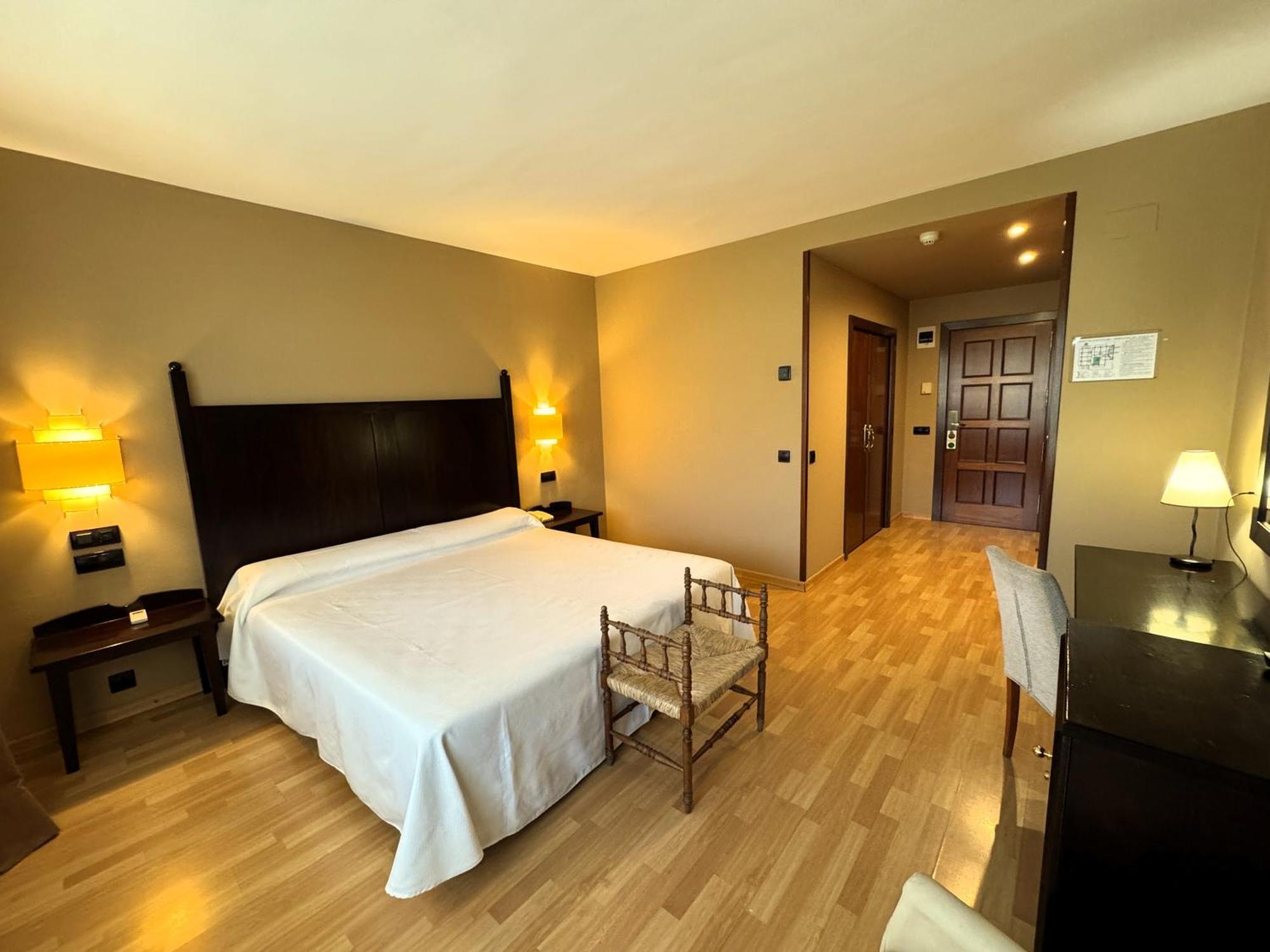 Hotel Cotiella Кампо Екстер'єр фото