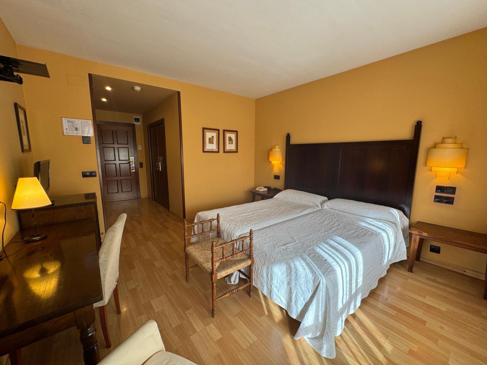 Hotel Cotiella Кампо Екстер'єр фото