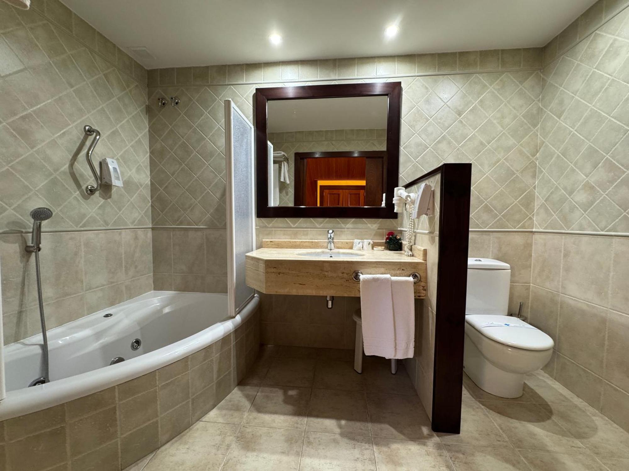Hotel Cotiella Кампо Екстер'єр фото
