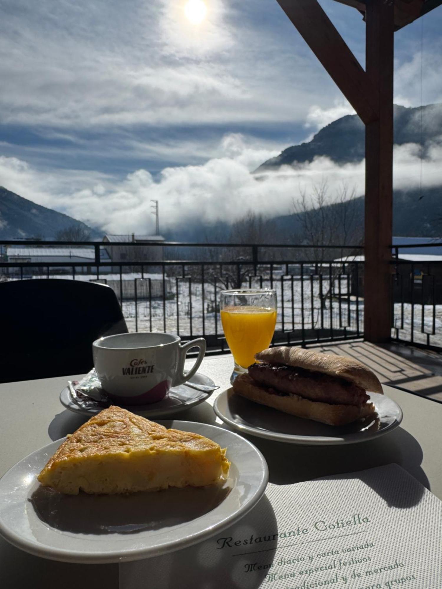 Hotel Cotiella Кампо Екстер'єр фото
